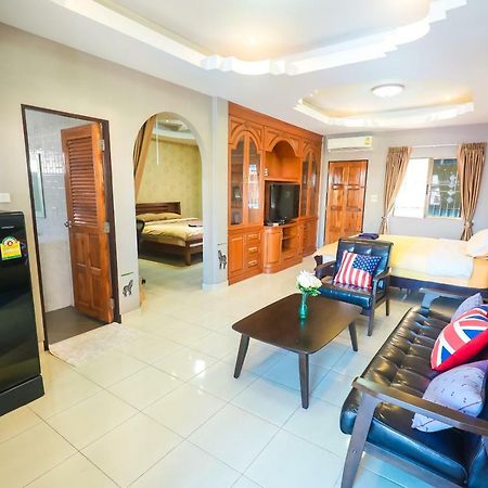 Marin House Pattaya Appartement Buitenkant foto