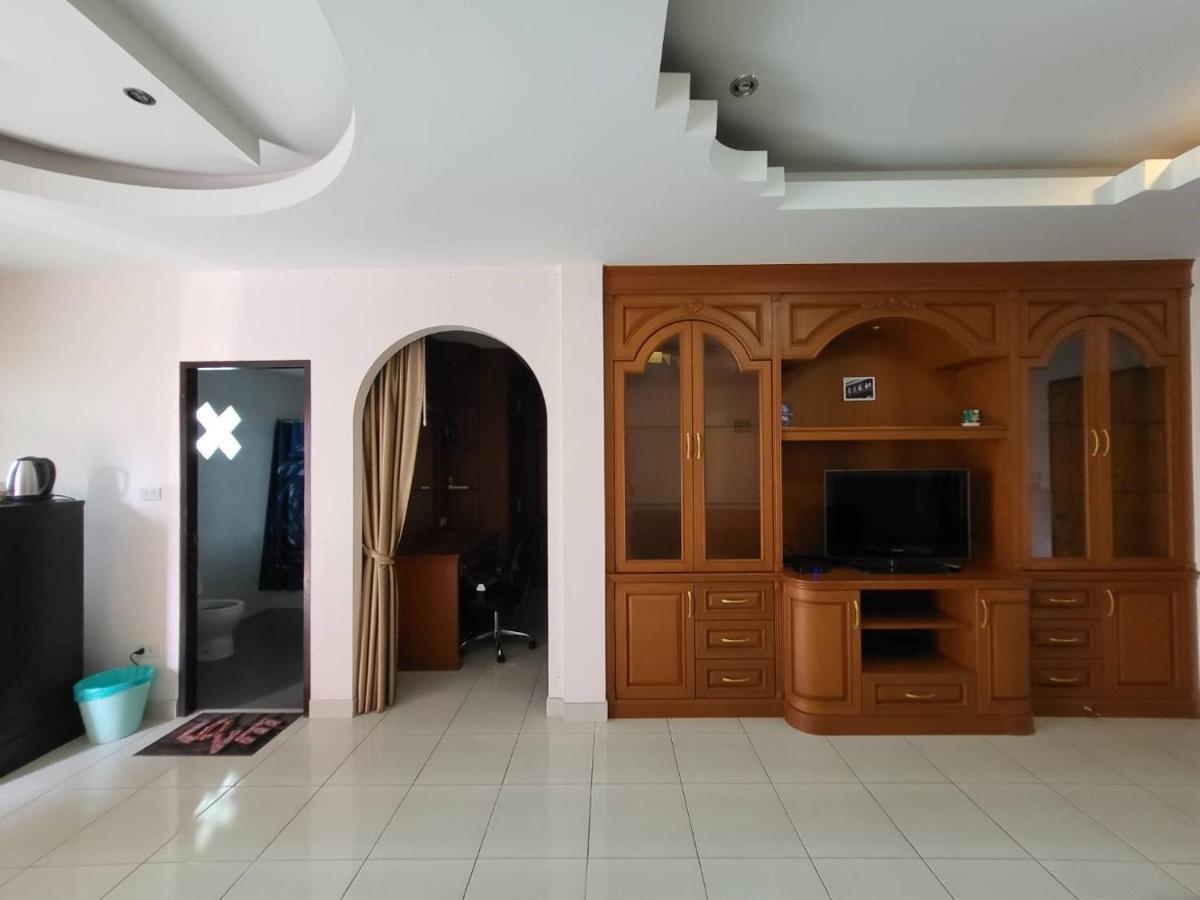 Marin House Pattaya Appartement Buitenkant foto