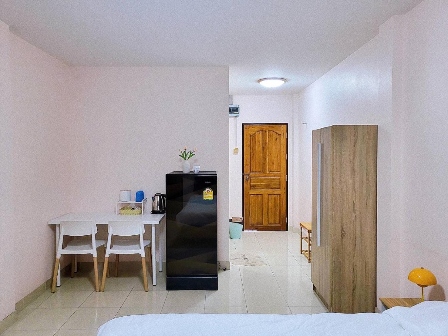 Marin House Pattaya Appartement Buitenkant foto