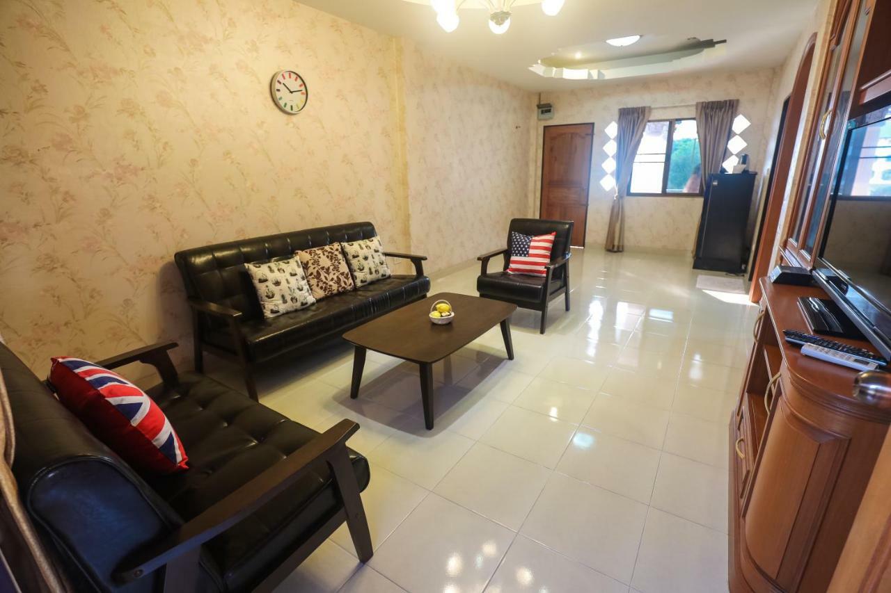 Marin House Pattaya Appartement Buitenkant foto