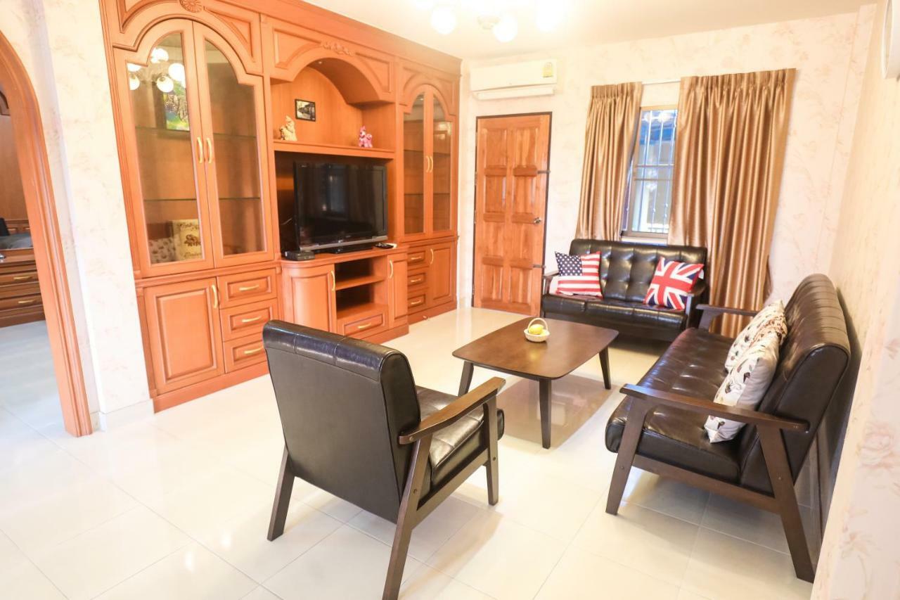 Marin House Pattaya Appartement Buitenkant foto