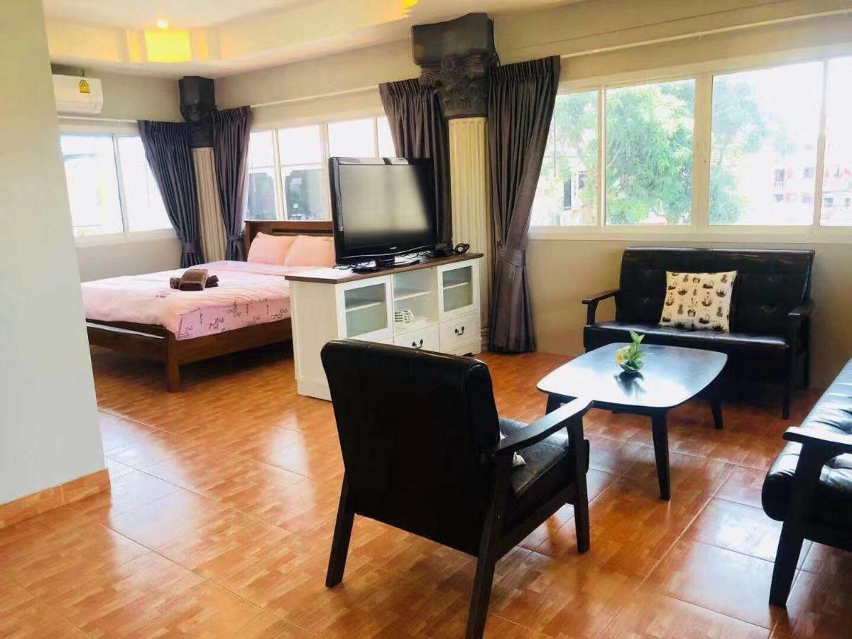 Marin House Pattaya Appartement Buitenkant foto